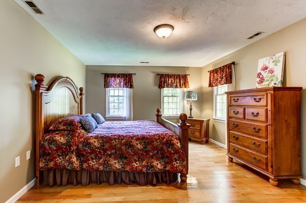 46 Huckleberry Road Hopkinton, MA 01748 - Photo 28 of 30 Gallery Image 28