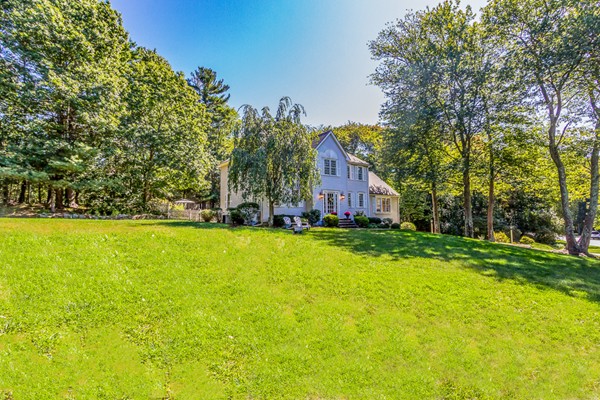 46 Huckleberry Road Hopkinton, MA 01748 - Photo 4 of 30 Gallery Image 4