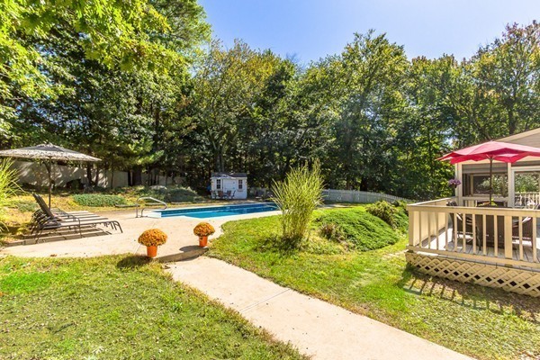 46 Huckleberry Road Hopkinton, MA 01748 - Photo 5 of 30 Gallery Image 5