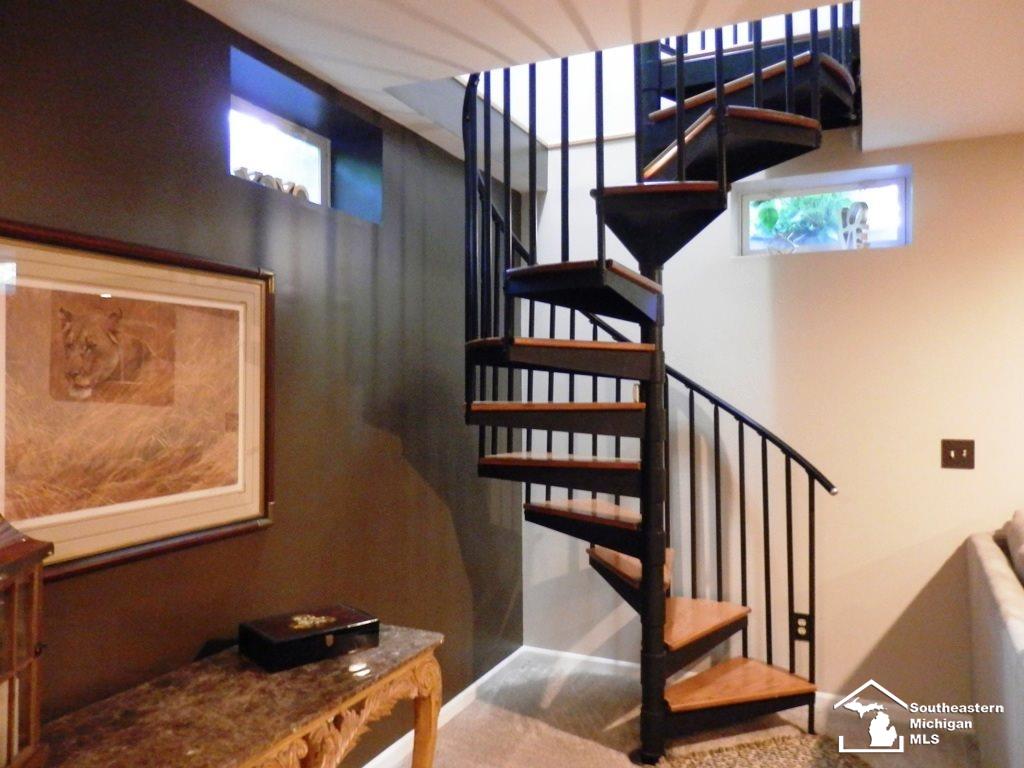 525 Lasalle Road Monroe, MI 48162 - Photo 21 of 39 Staircase to Family Room