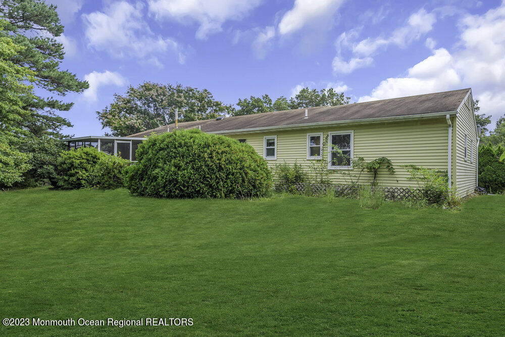 10 Eagle Drive Bayville, NJ 08721 - Photo 39 of 42 a view of a house with a garden
