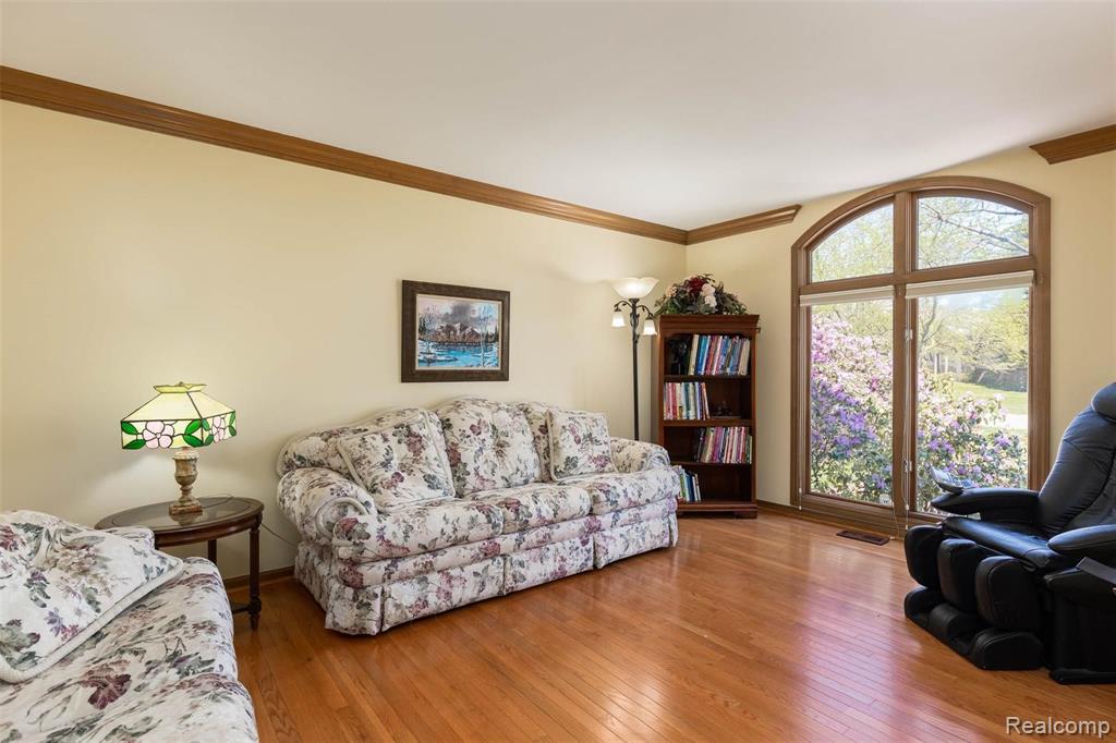 1359 Kingspath Drive Rochester Hills, MI 48306 - Photo 16 of 60