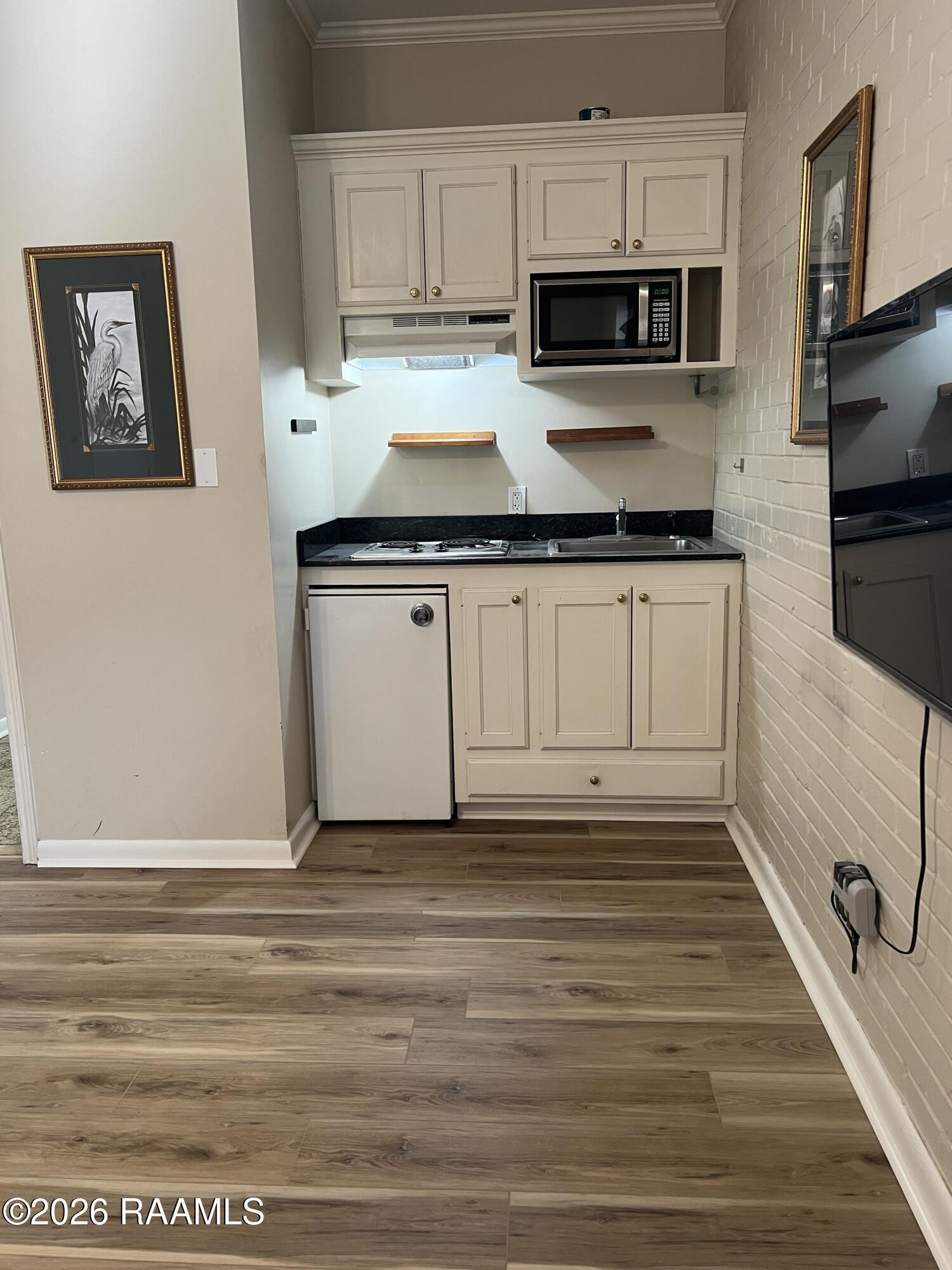213 Bendel Road, Unit 111 Lafayette, LA 70503 - Photo 23 of 31 Kitchenette