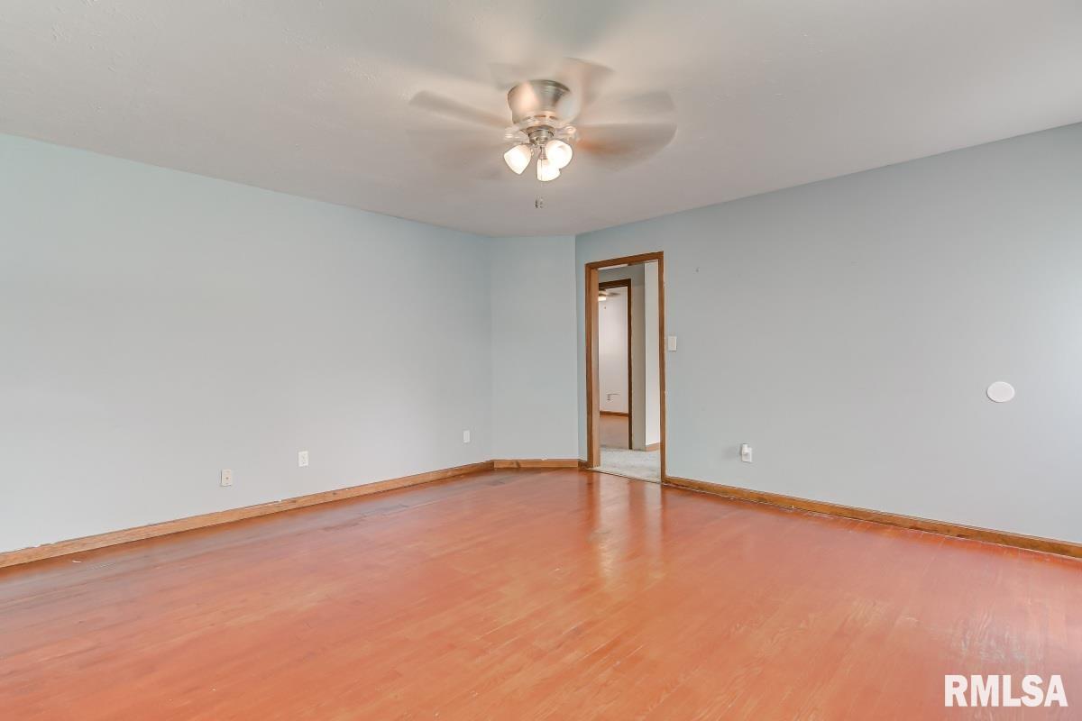 404 South Primm Street Athens, IL 62613 - Photo 5 of 29 Gallery Image 5