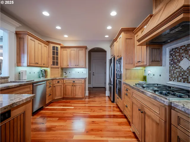 $1,325,000 | 360 Hilltop Drive, Seaside, OR 97138