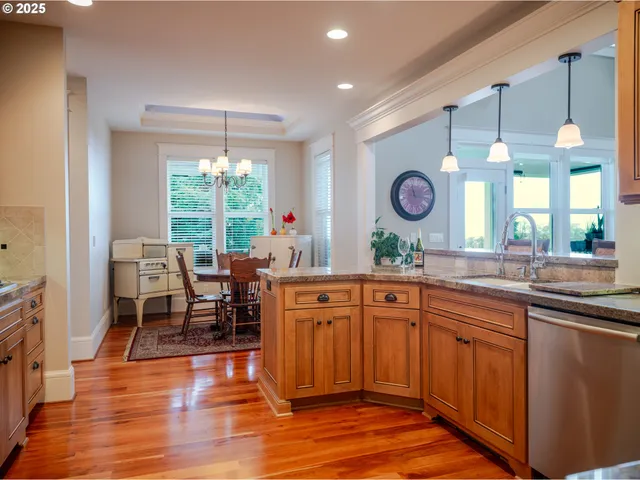 $1,325,000 | 360 Hilltop Drive, Seaside, OR 97138