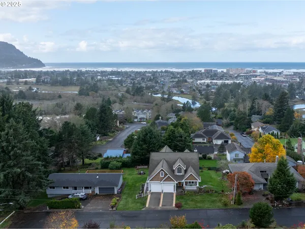 $1,280,000 | 360 Hilltop Drive, Seaside, OR 97138