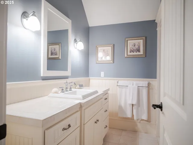 $1,325,000 | 360 Hilltop Drive, Seaside, OR 97138