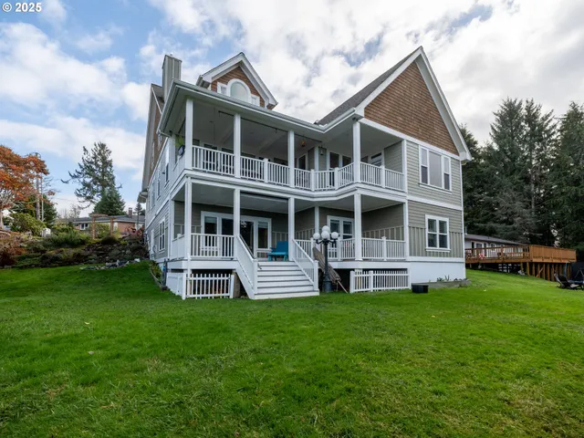 $1,325,000 | 360 Hilltop Drive, Seaside, OR 97138