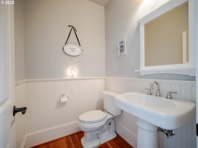 $1,325,000 | 360 Hilltop Drive, Seaside, OR 97138