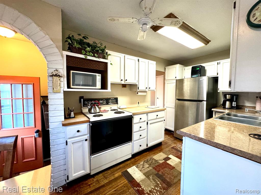 928 West 3rd Street Rochester, MI 48307 - Photo 5 of 17