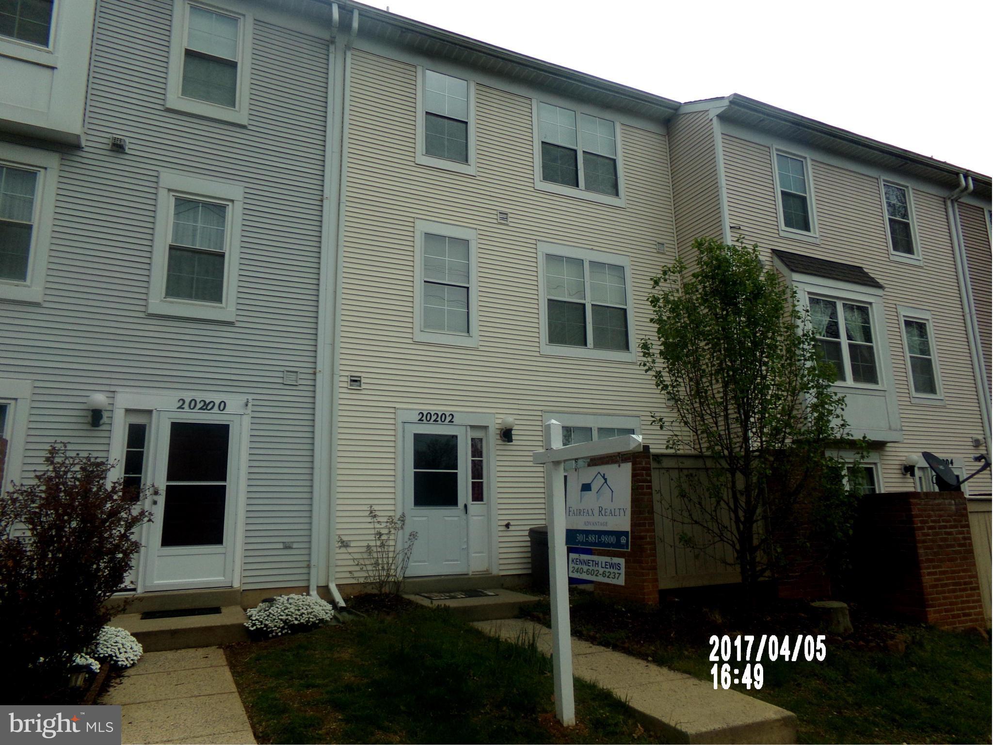 20202 Harbor Tree Road Gaithersburg, MD 20886 - Photo 3 of 3 Exterior (Front)