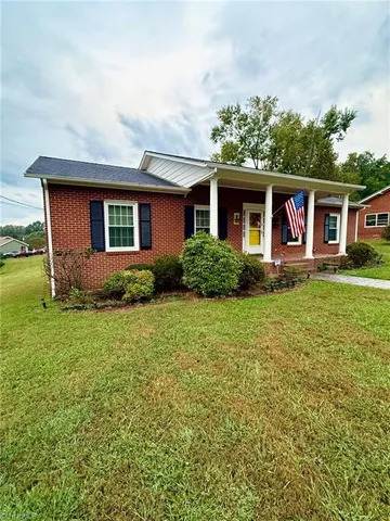 $290,000 | 435 Elk Spur Street, Elkin, NC 28621