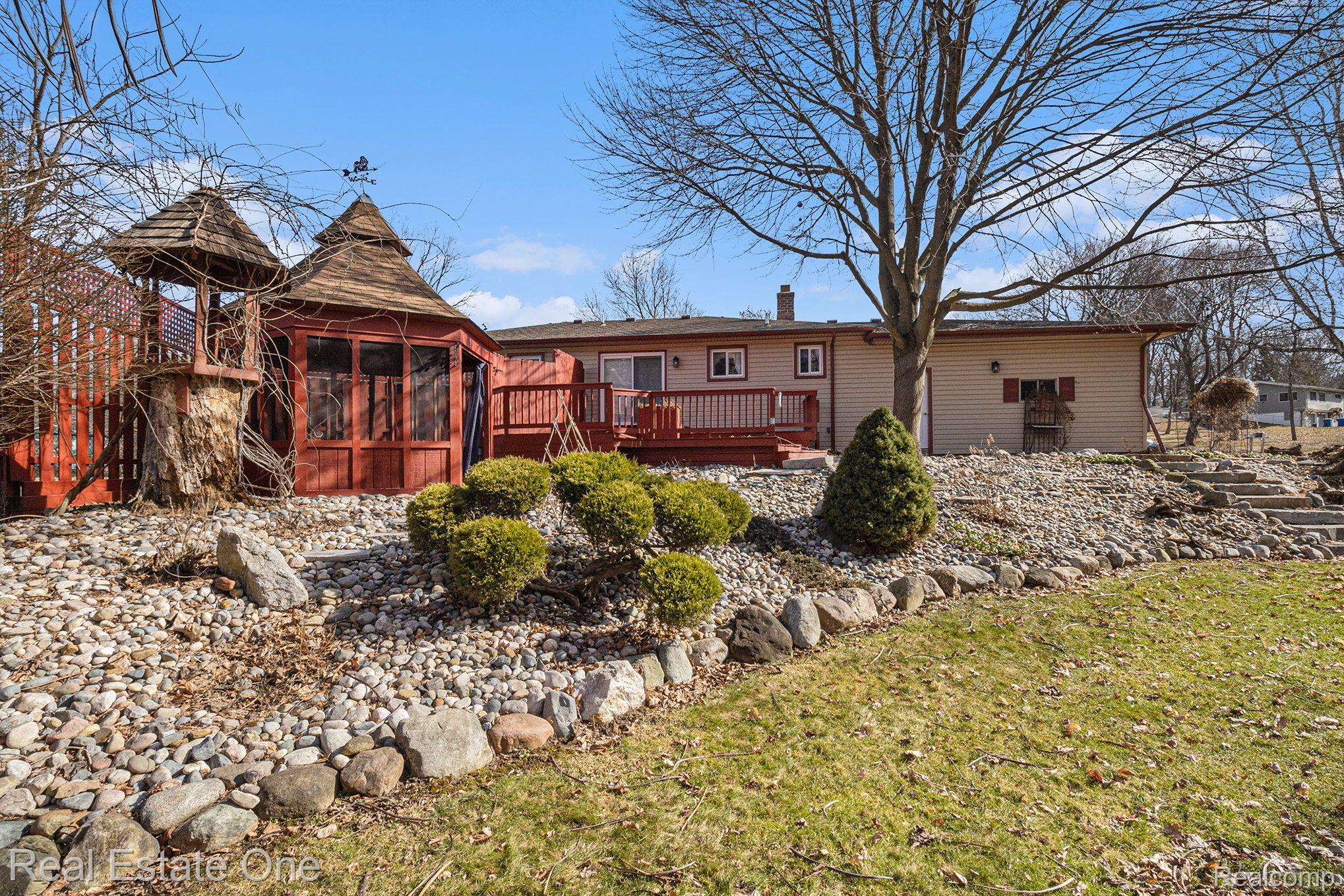 4353 Edmore Road Waterford, MI 48329 - Photo 26 of 30 Gallery Image 26
