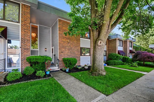 $290,000 | 2424 East Collier Avenue Southeast, Grand Rapids, MI 49546