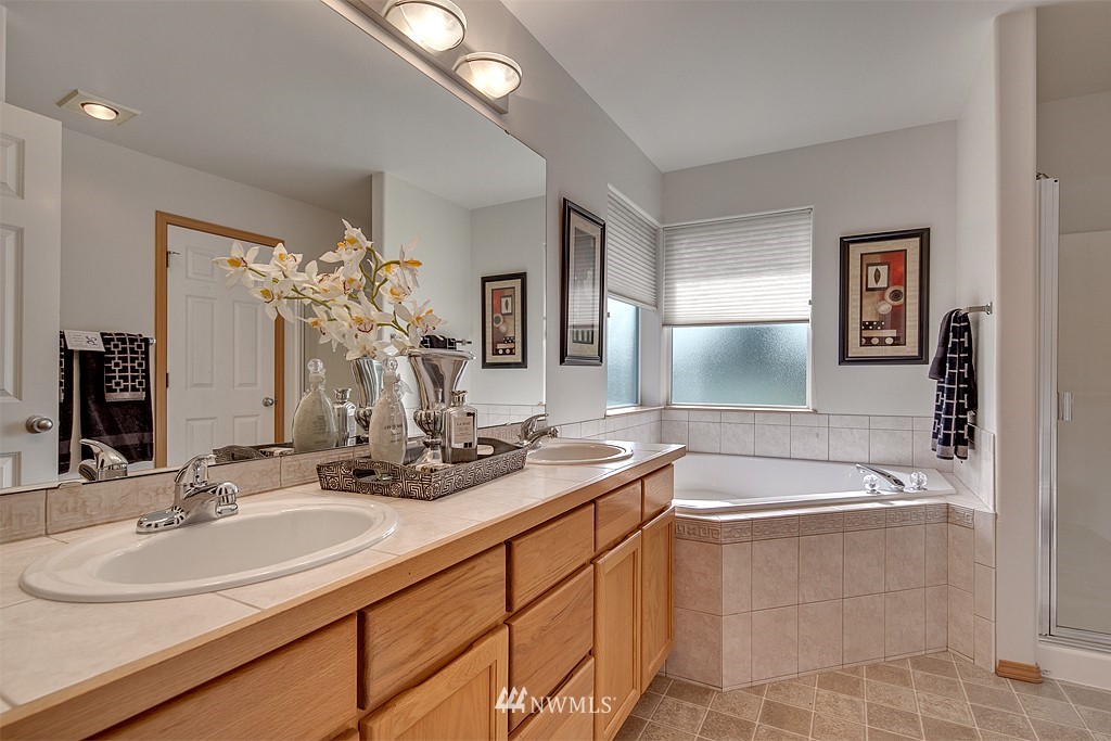 9036 Northeast 176th Street Bothell, WA 98011 - Photo 11 of 16 Gallery Image 11