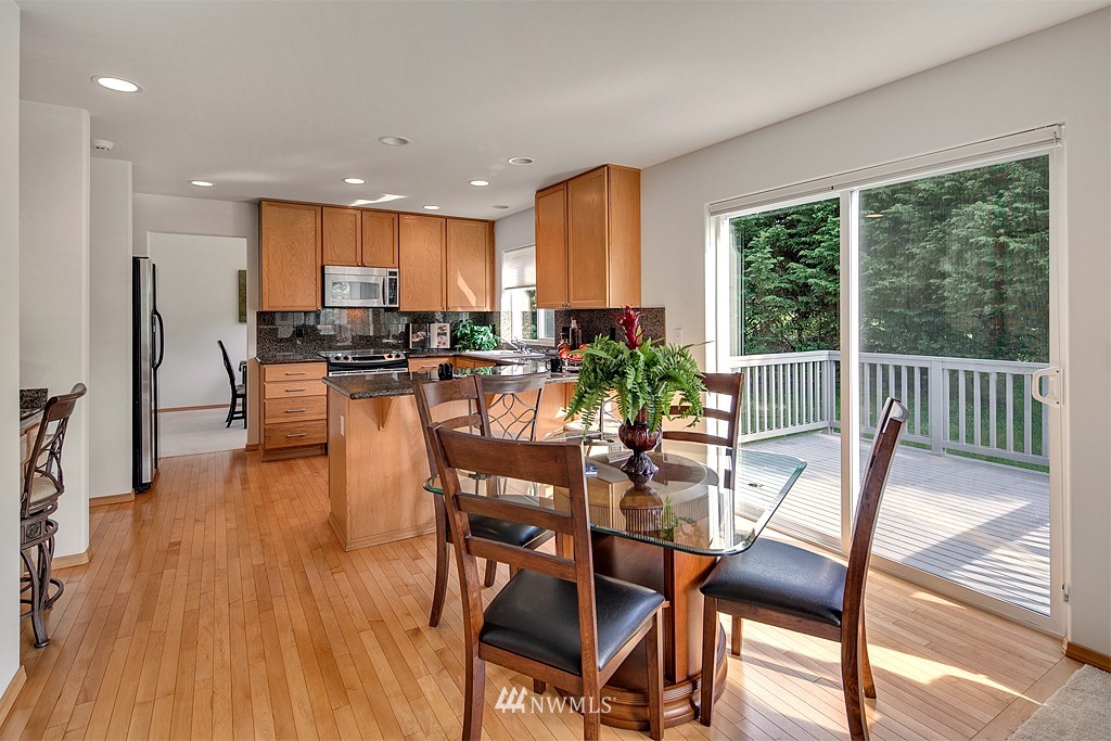 9036 Northeast 176th Street Bothell, WA 98011 - Photo 7 of 16 Gallery Image 7