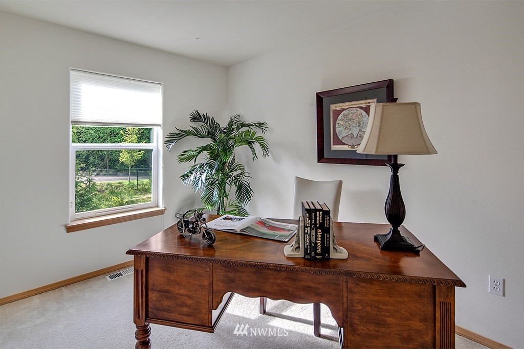 9036 Northeast 176th Street Bothell, WA 98011 - Photo 9 of 16 Gallery Image 9