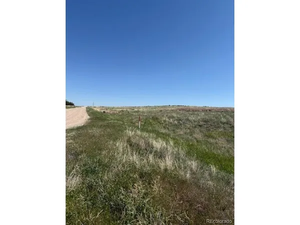 $60,000 | 38 Arlyn Way, Wray, CO 80758