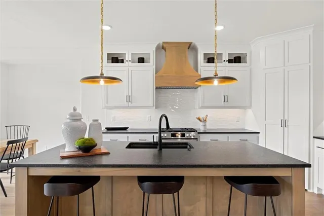 $749,950 | 8033 Payne Street, Shawnee, KS 66218