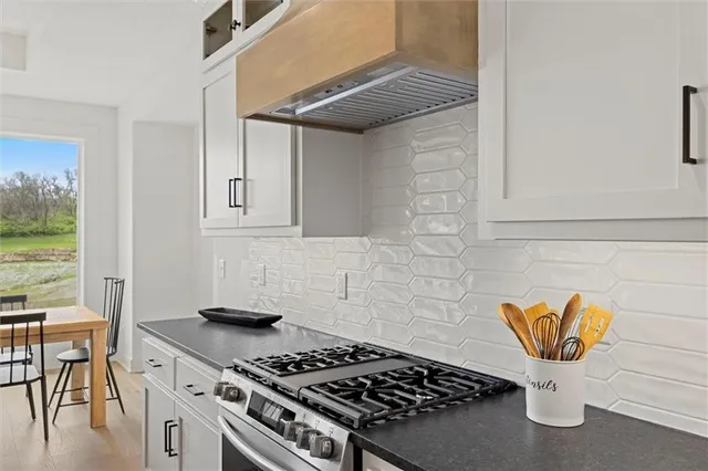 $749,950 | 8033 Payne Street, Shawnee, KS 66218