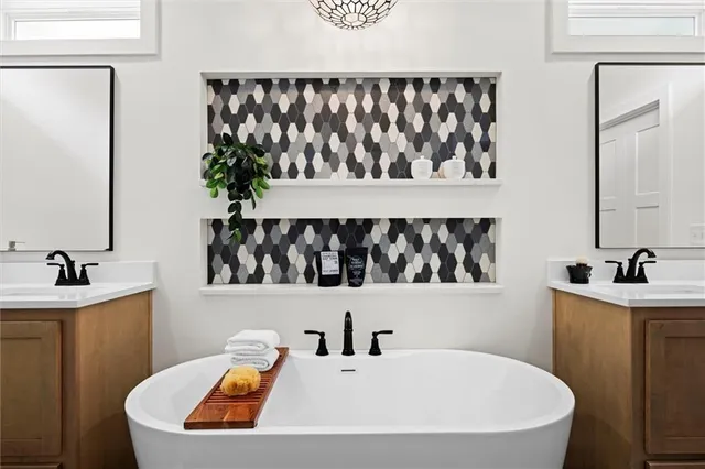 $749,950 | 8033 Payne Street, Shawnee, KS 66218