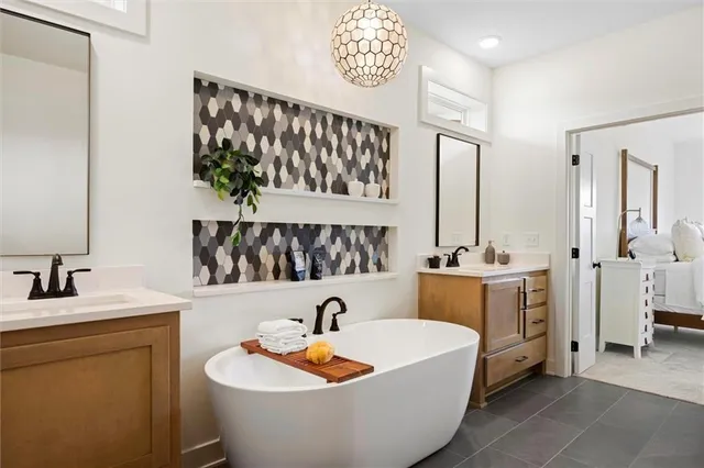 $749,950 | 8033 Payne Street, Shawnee, KS 66218