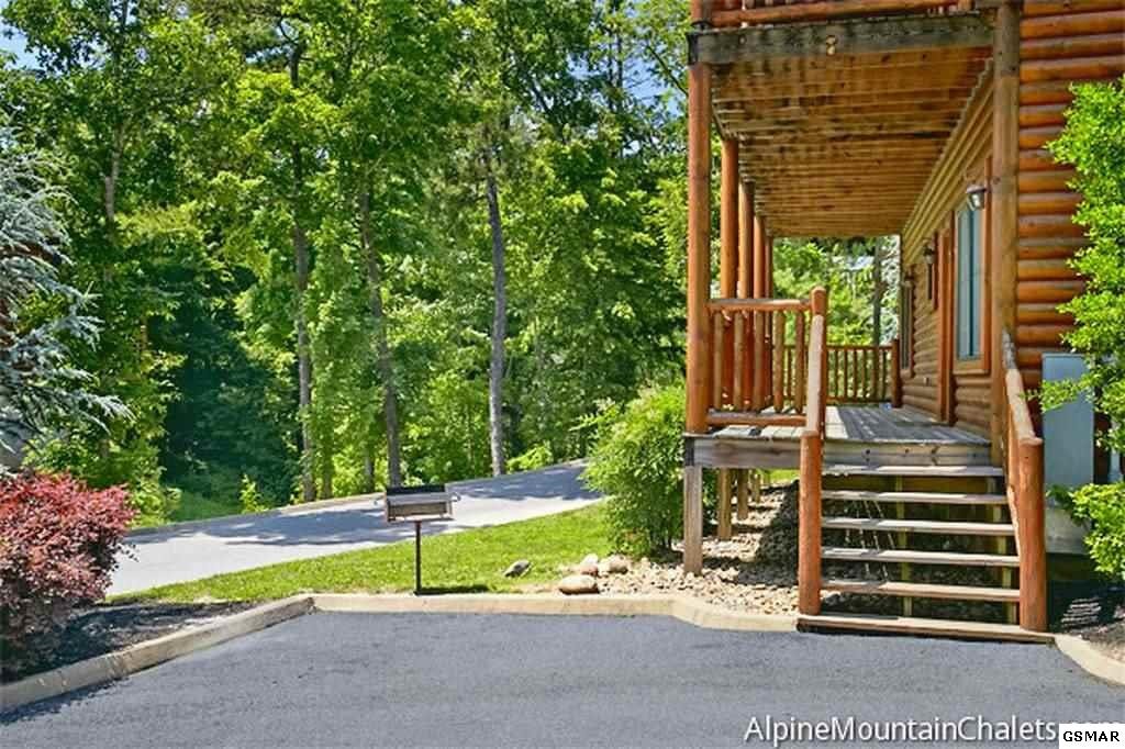 1663 Mountain Ldg Way Sevierville, TN 37876 - Photo 4 of 21 Gallery Image 4