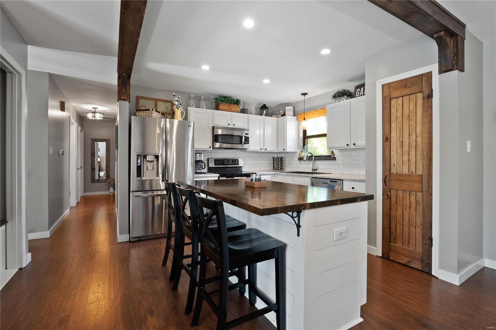 443 Talbert Court Ballwin, MO 63021 - Photo 5 of 25 Gallery Image 5