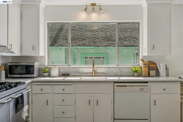 $798,000 | 2063 Rosedale Avenue, Oakland, CA 94601