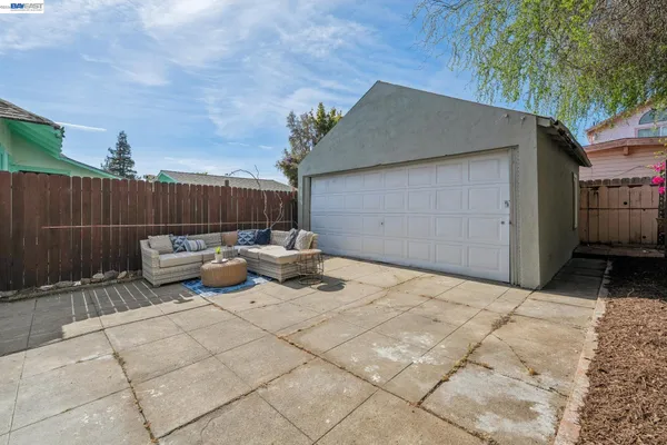 $798,000 | 2063 Rosedale Avenue, Oakland, CA 94601
