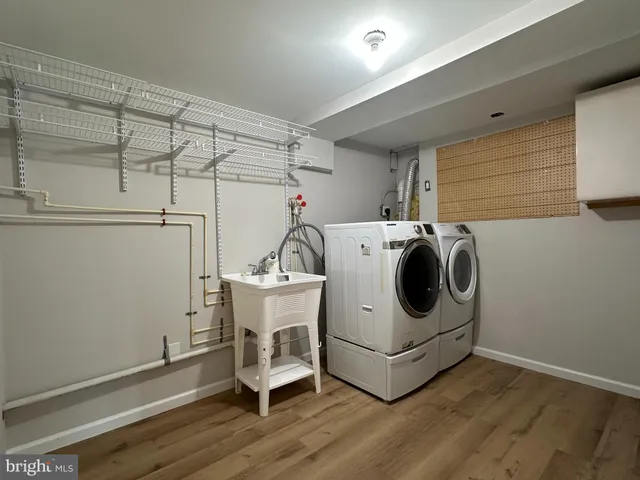 $2,500 | 6731 Crest Place, Falls Church, VA 22046