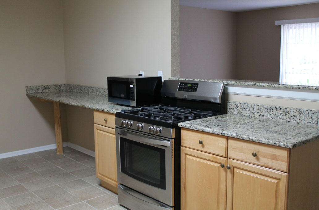 411 Paradise Road Niceville, FL 32578 - Photo 4 of 9 kitchen counter