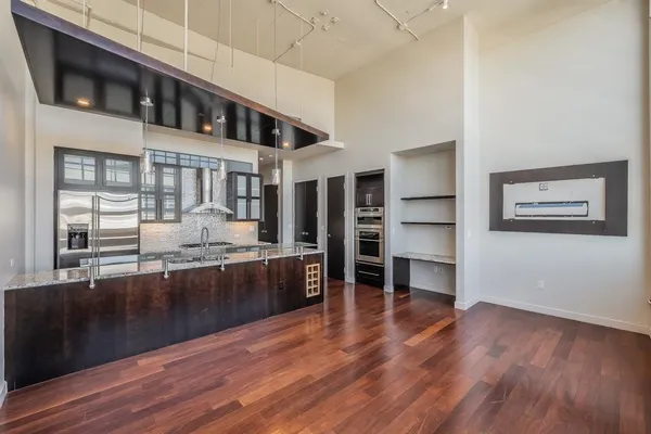 $3,300 | 2600 West 7th Street, Unit 2816, Fort Worth, TX 76107