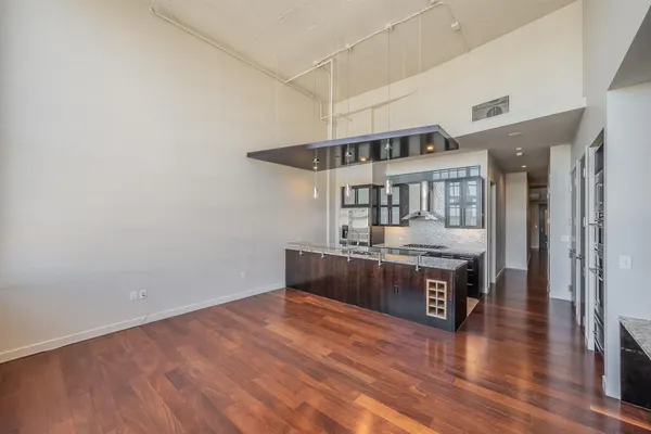 $3,300 | 2600 West 7th Street, Unit 2816, Fort Worth, TX 76107