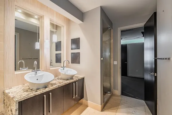 $3,300 | 2600 West 7th Street, Unit 2816, Fort Worth, TX 76107