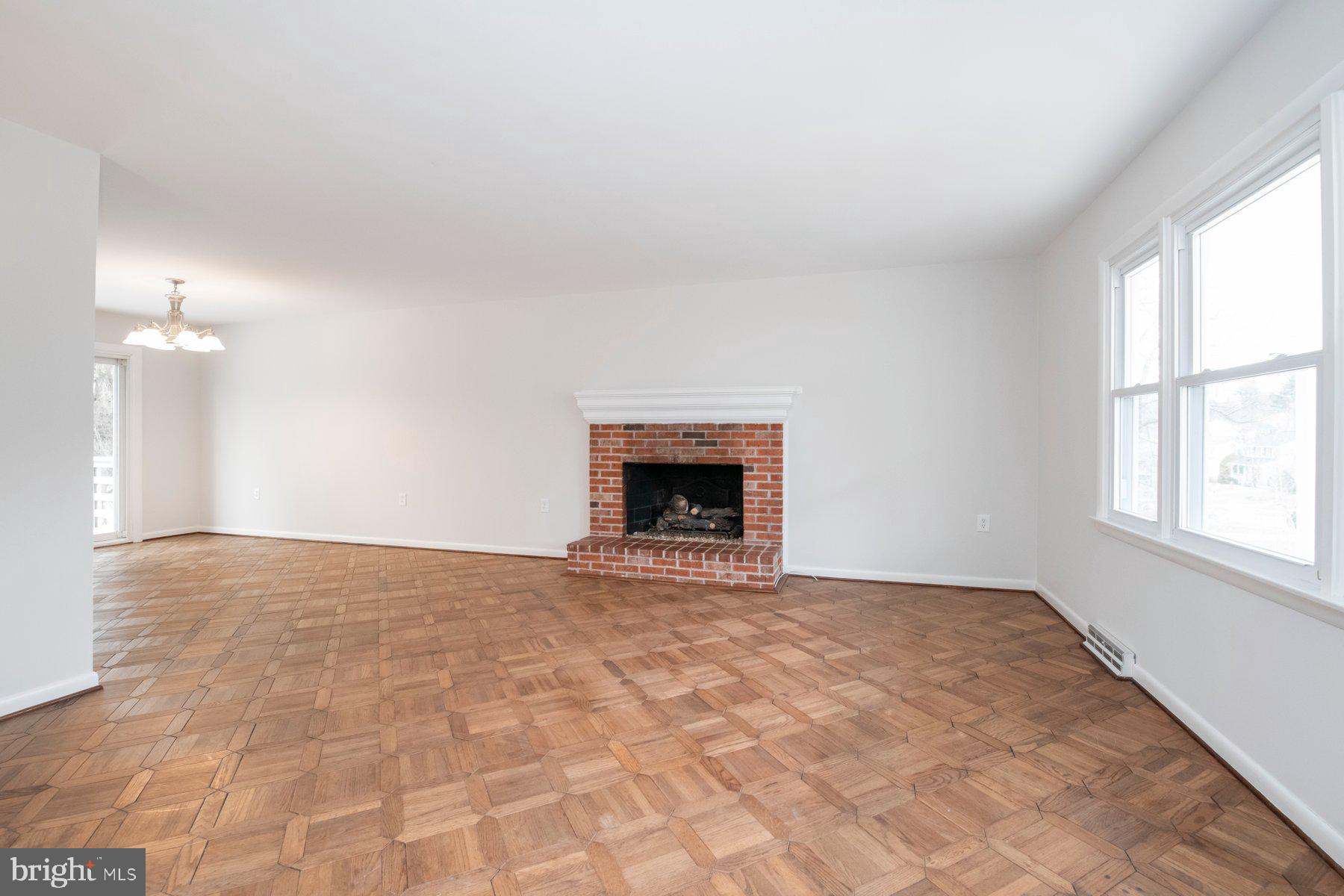 10559 Gateridge Road Cockeysville, MD 21030 - Photo 3 of 25 Gallery Image 3