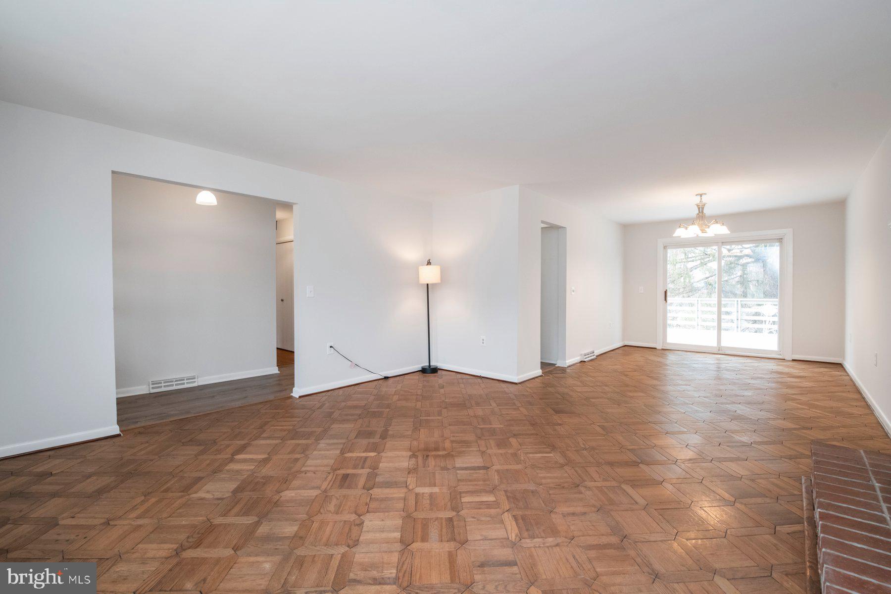 10559 Gateridge Road Cockeysville, MD 21030 - Photo 4 of 25 Gallery Image 4