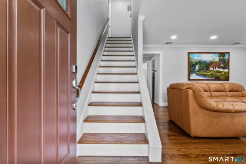 $625,000 | 57 1st Street, Fairfield, CT 06825