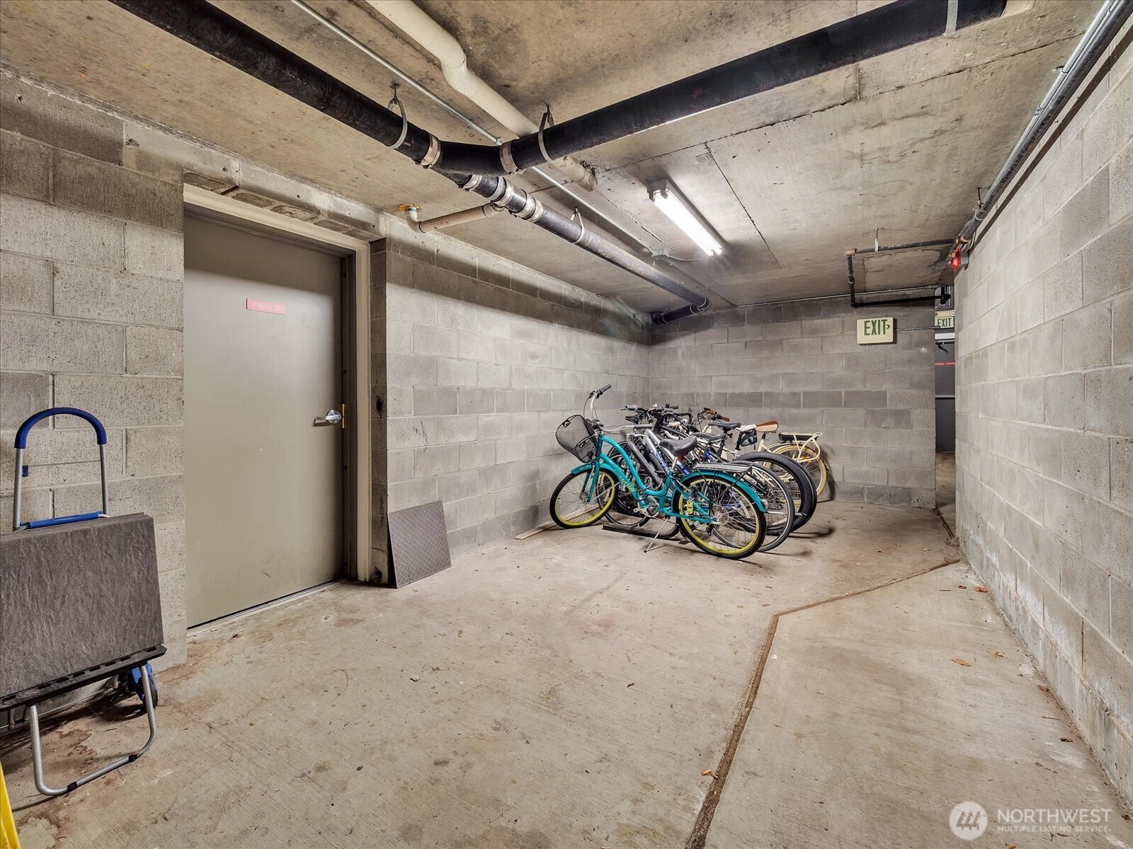 5430 California Avenue Southwest, Unit 3B Seattle, WA 98136 - Photo 21 of 32