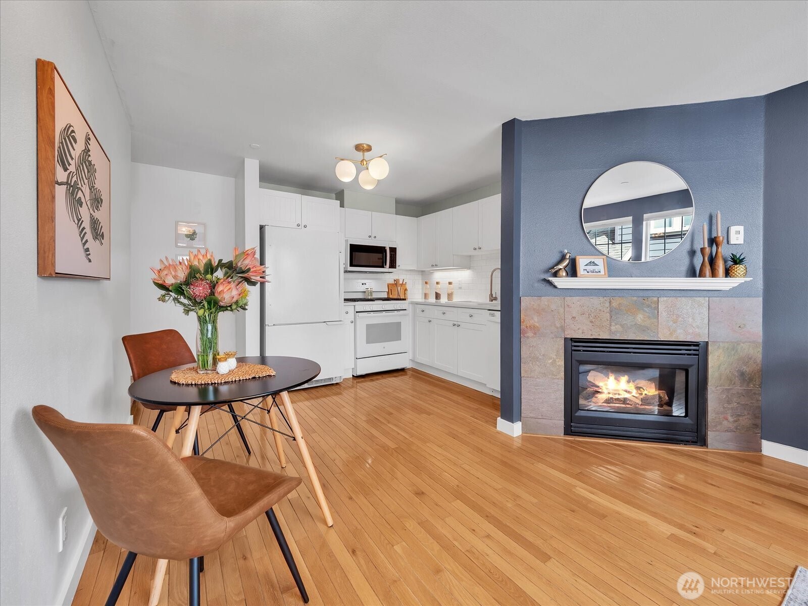 5430 California Avenue Southwest, Unit 3B Seattle, WA 98136 - Photo 7 of 32