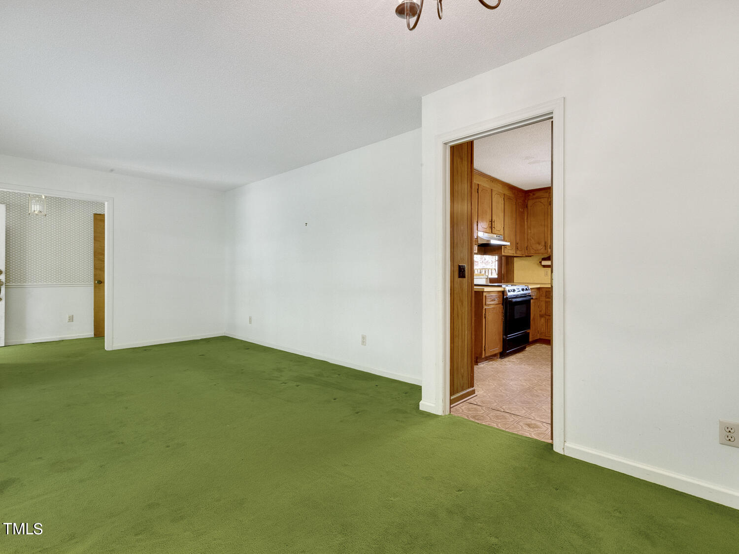 7100 Delta Bluff Lane Raleigh, NC 27606 - Photo 14 of 35 011