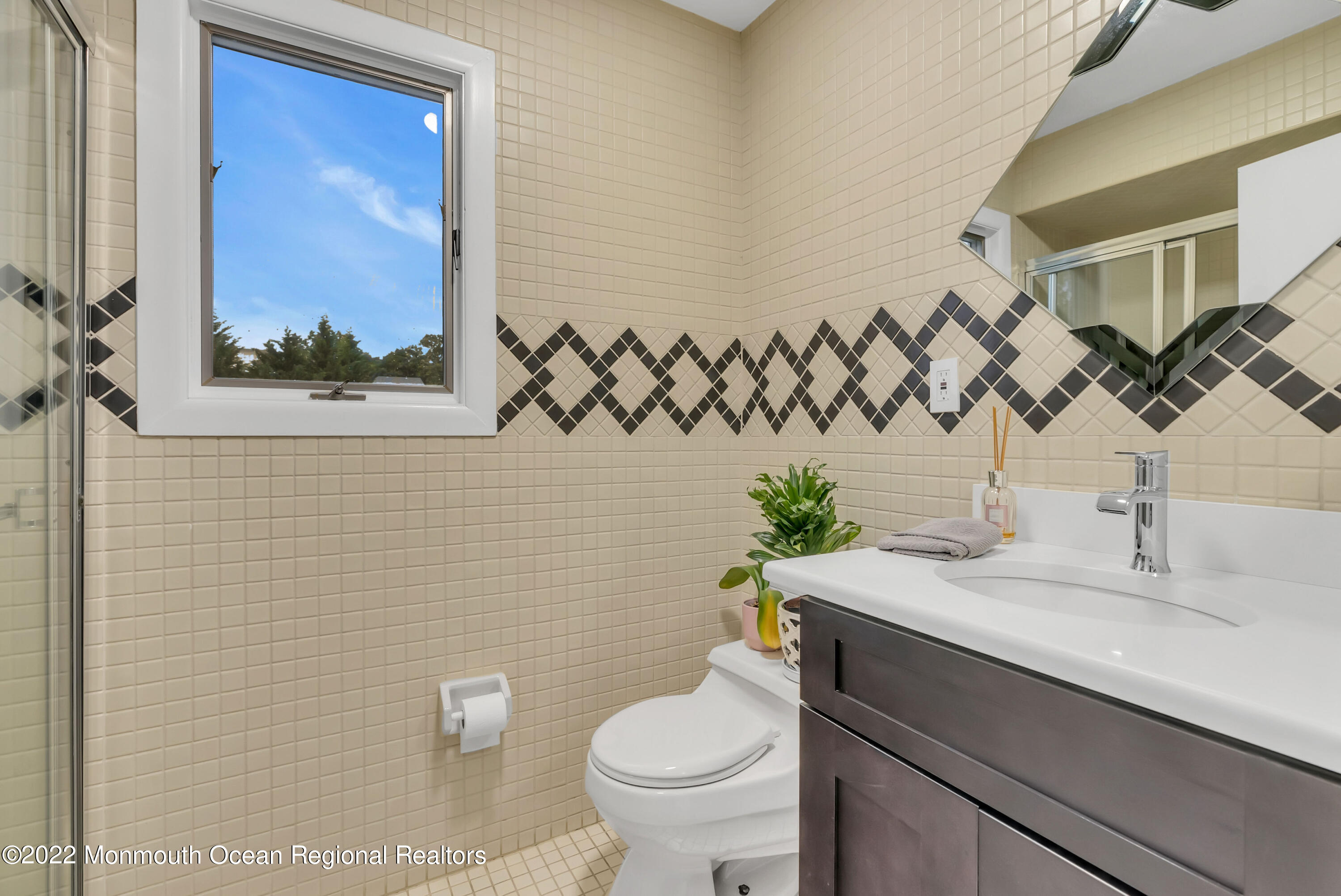 24 Valley Forge Road Eatontown, NJ 07724 - Photo 21 of 40 MJB09044