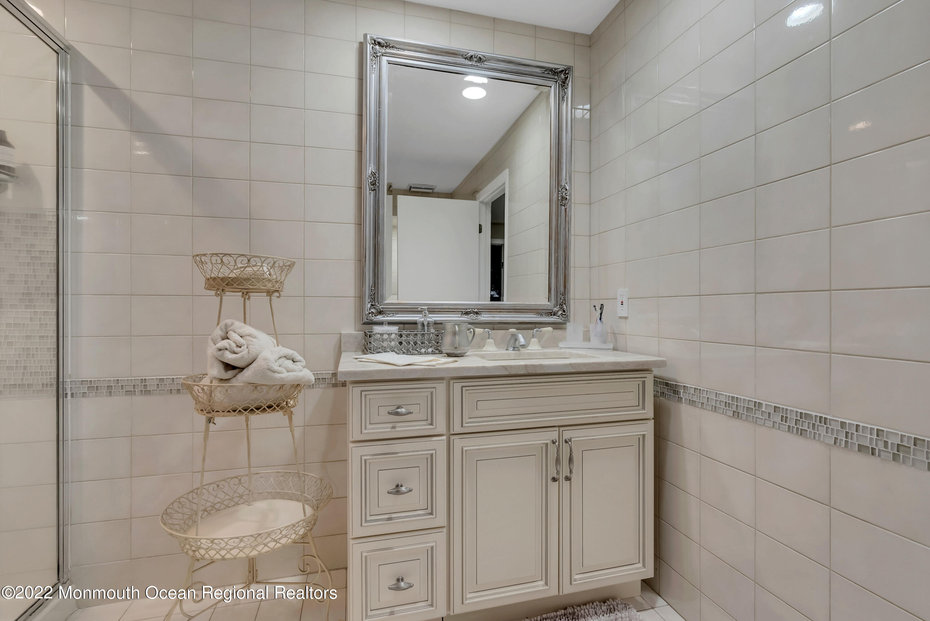 24 Valley Forge Road Eatontown, NJ 07724 - Photo 27 of 40 MJB09094
