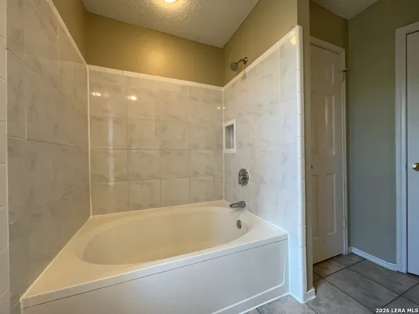 $2,350 | 18634 Redriver Trail, San Antonio, TX 78259