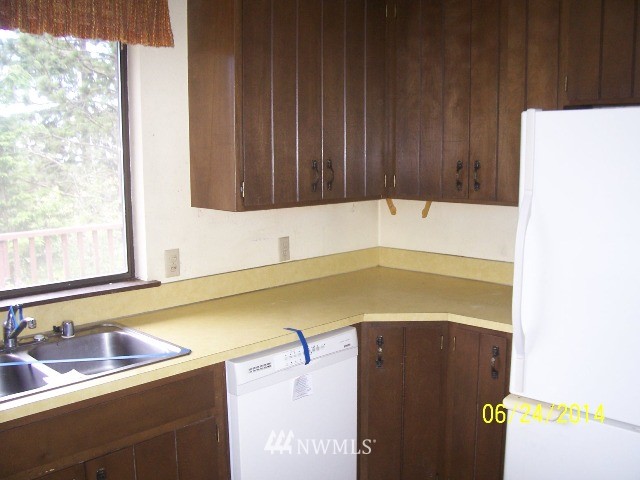 101 Lewis Road Port Angeles, WA 98362 - Photo 3 of 8 Gallery Image 3