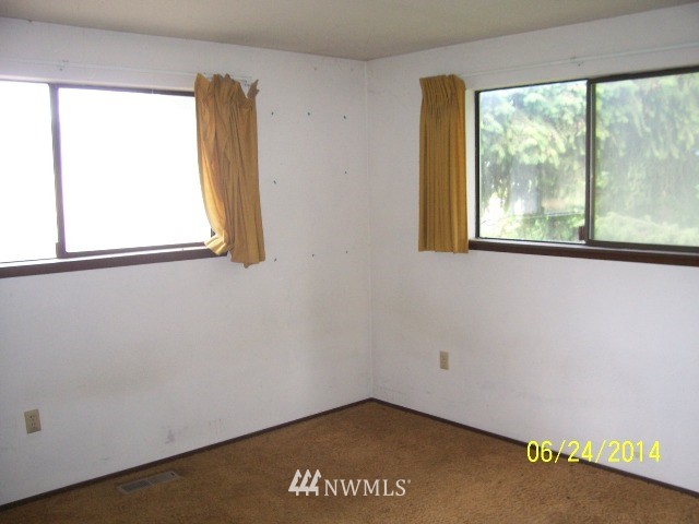 101 Lewis Road Port Angeles, WA 98362 - Photo 5 of 8 Gallery Image 5
