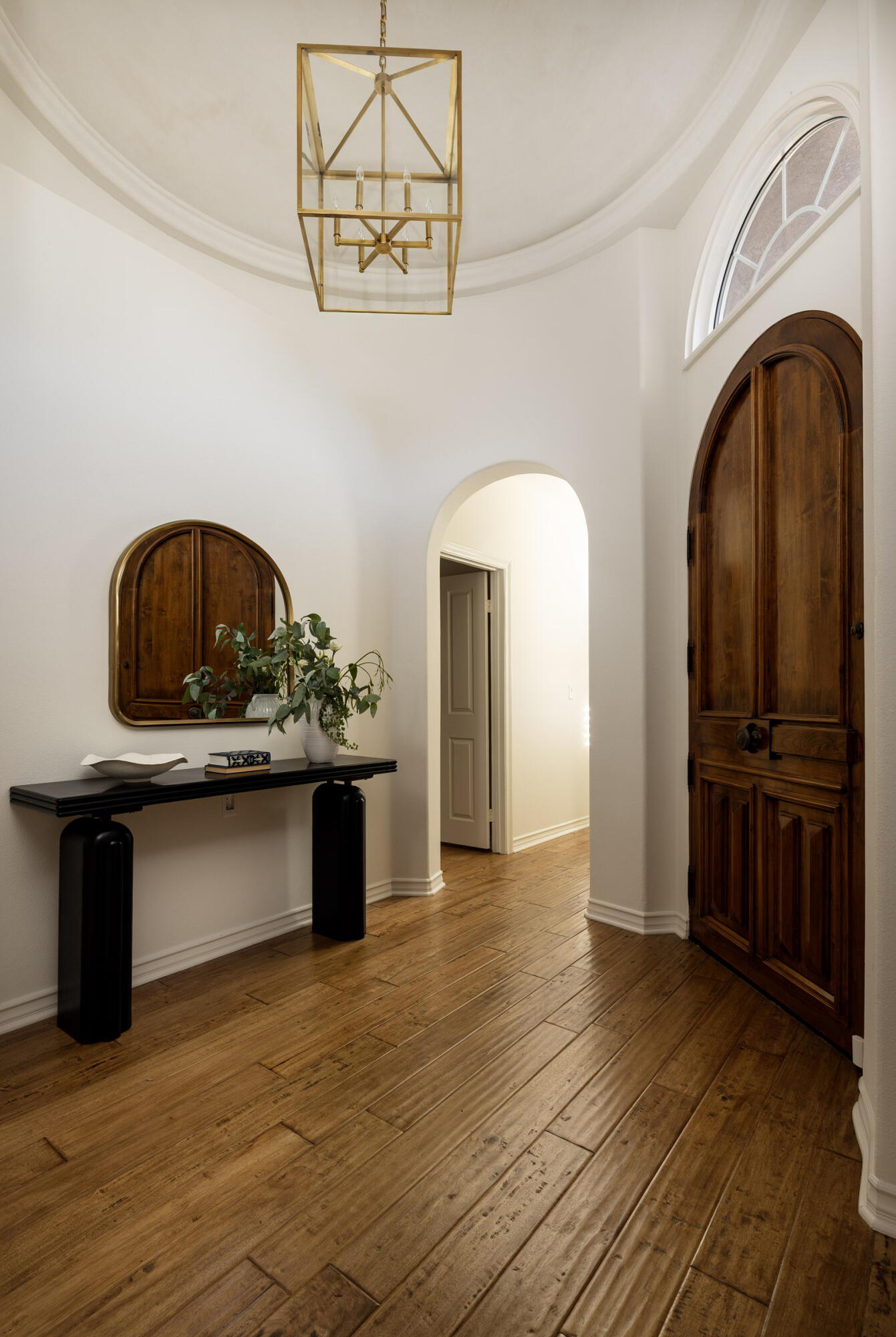 271 King Daniel Lane Goleta, CA 93117 - Photo 3 of 34 Grand Entryway