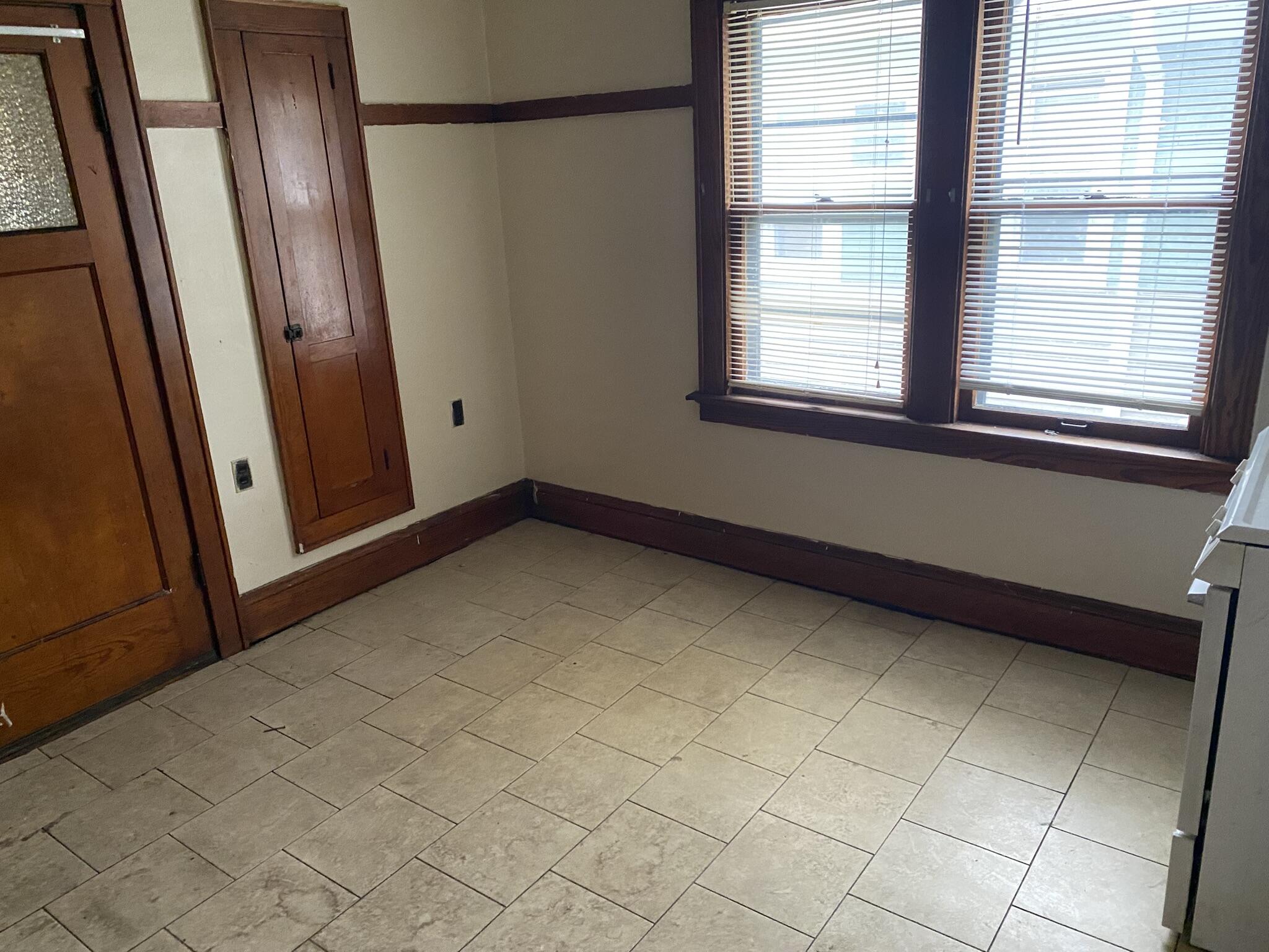 2848 North 50th Street Milwaukee, WI 53210 - Photo 5 of 13 IMG_5284