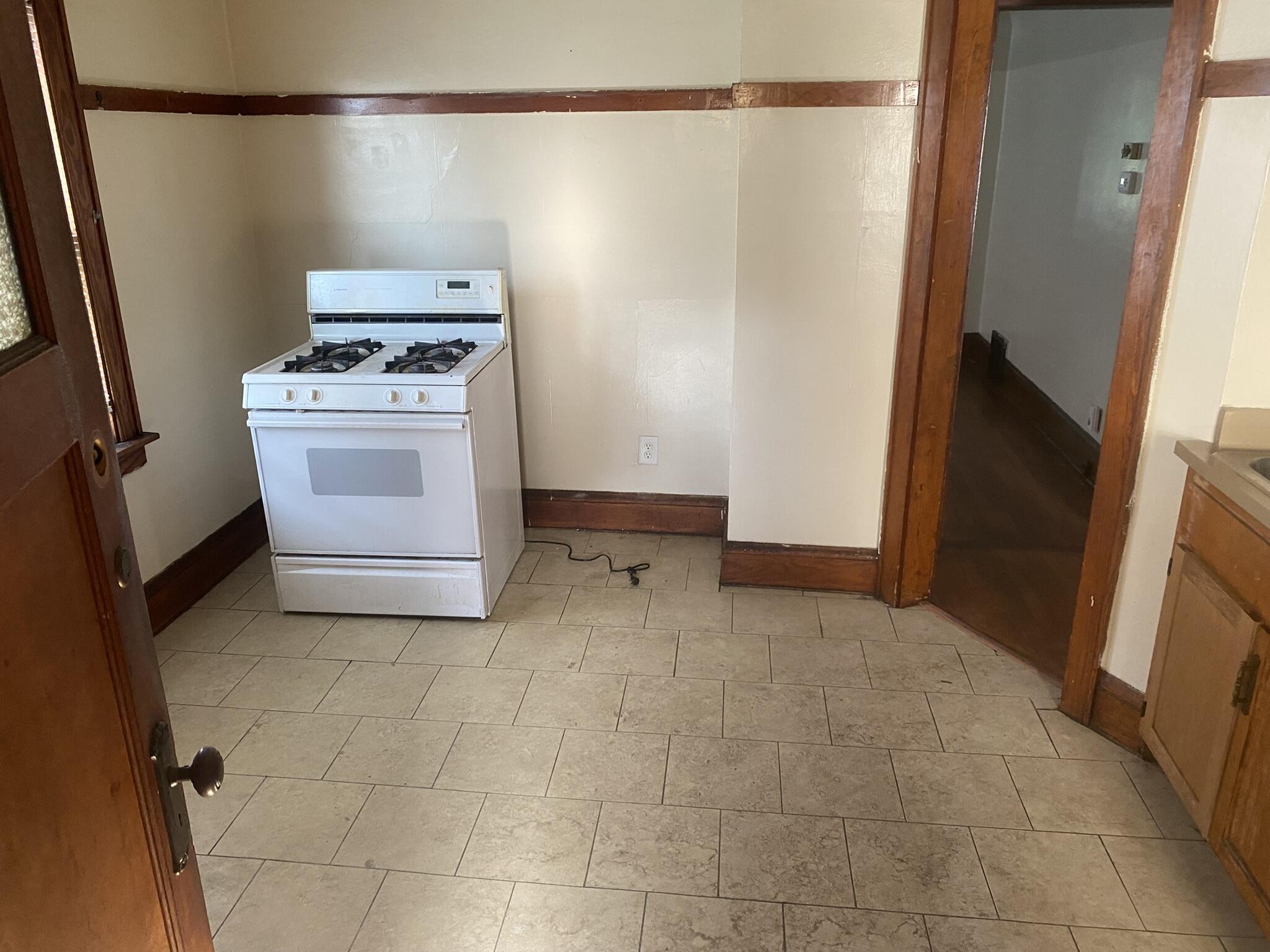 2848 North 50th Street Milwaukee, WI 53210 - Photo 6 of 13 IMG_5919